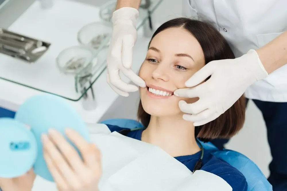 Veneers und Bleaching - Selbstbewusster im Alltag und im Beruf